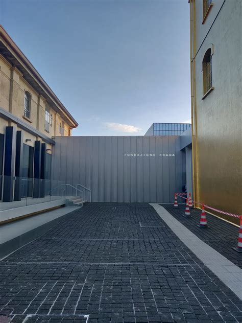 rfondazione prada cani|fondazione prada tours.